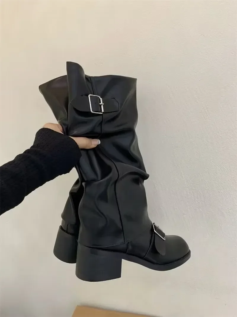 Sturdy Women’s Knee-High Platform Boots - Leather For Fall - Image 6