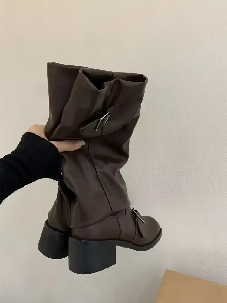 Sturdy Women’s Knee-High Platform Boots - Leather For Fall - Image 7