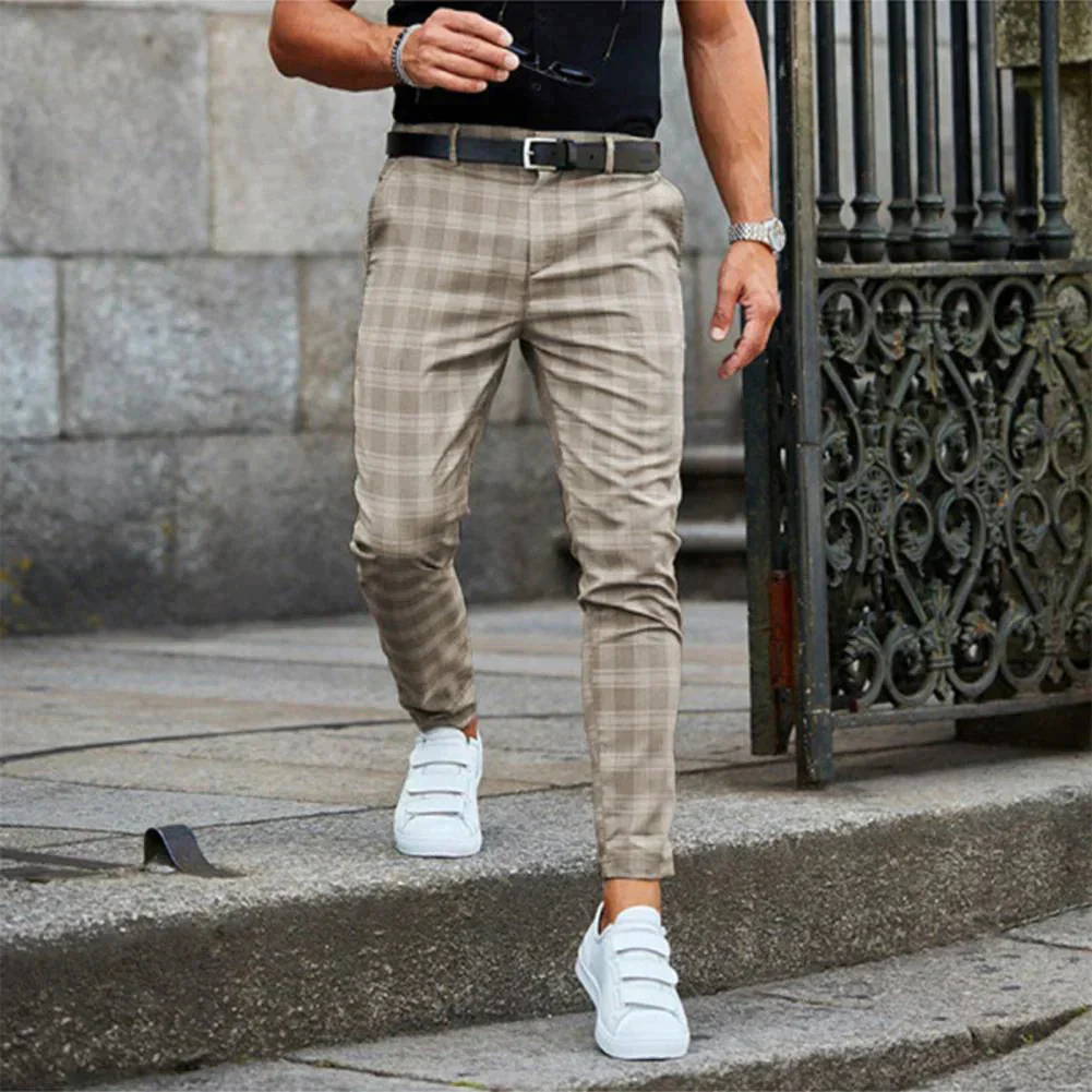 Stylish men's chino pants – slim fit, moisture-wicking fabric, for casual outings
