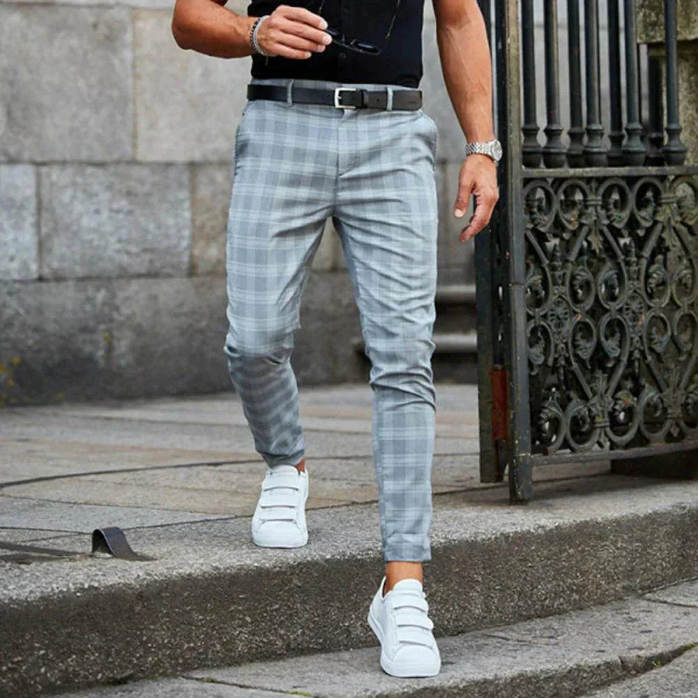 Stylish men's chino pants – slim fit, moisture-wicking fabric, for casual outings - Image 3