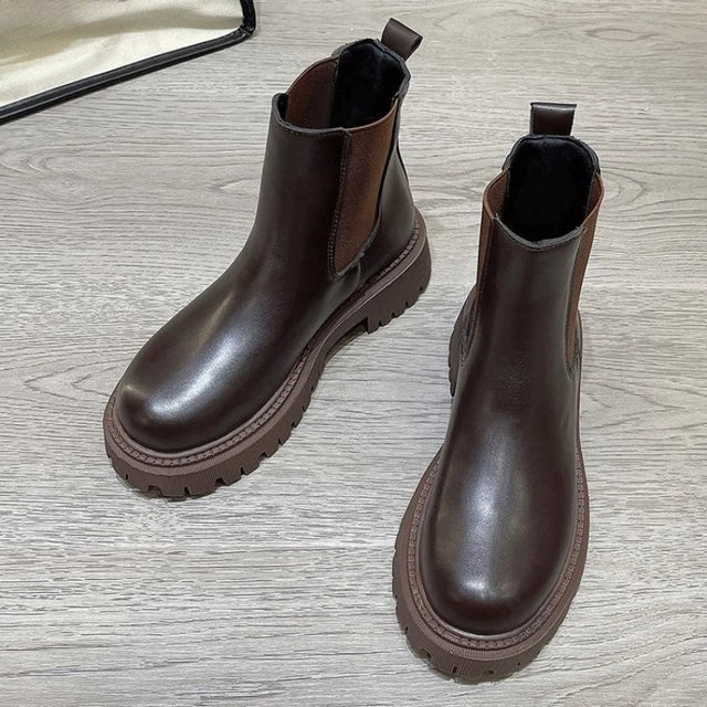 Supportive Women’s Chelsea Boots - Chunky PU Sole Autumn - Image 3