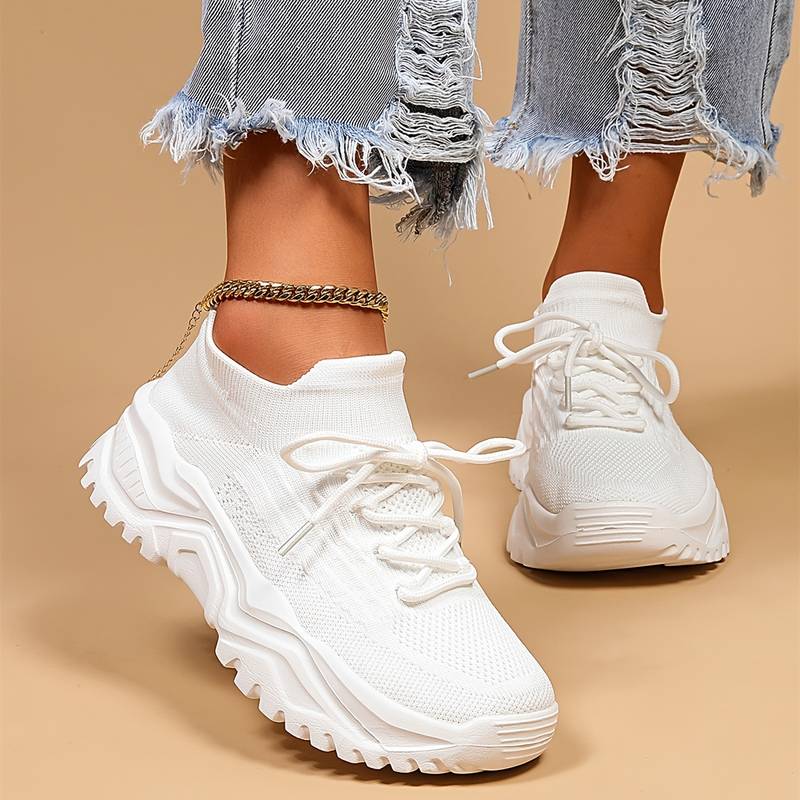 Supportive women’s sneakers – lightweight, breathable material, for walking and all-day comfort - Image 3