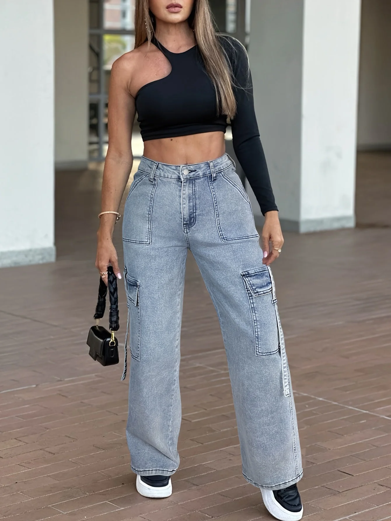 Trendy Light Blue Cargo Jeans for Women with Stretch Fabric and Practical Pockets for Everyday Comfort - Image 4