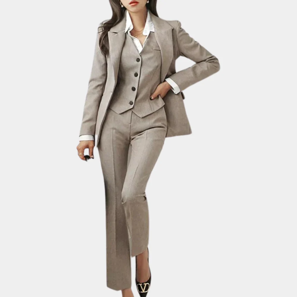 Versatile women's 3-piece suit set – tailored blazer, vest, trousers, for business and evening events