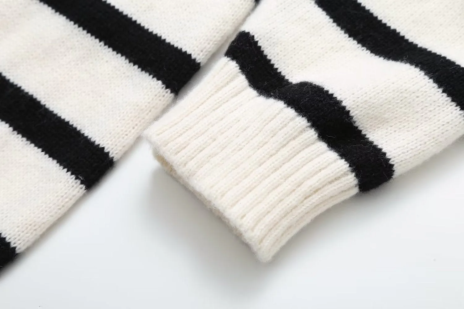 Warm Relaxed Women’s Striped Knitted Sweater - V Neck - Image 8