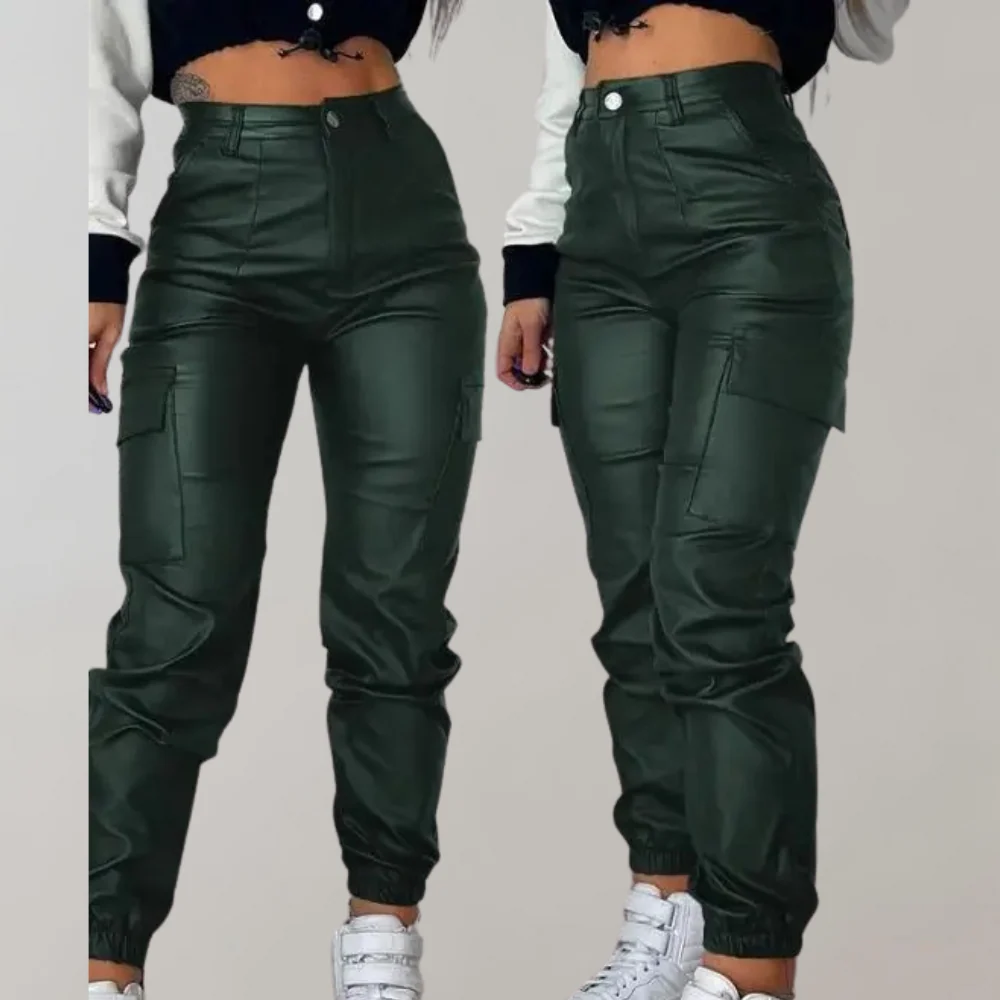 Warm & Versatile women's cargo pants – stylish tapered design, polyester, ideal for winter - Image 3